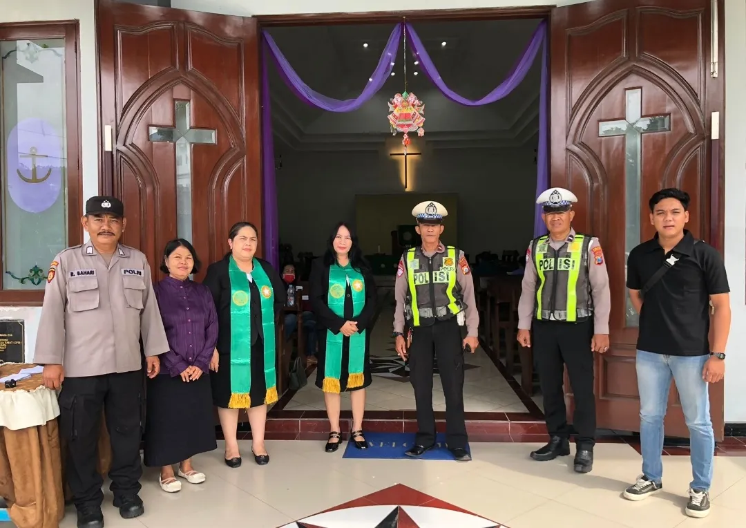 Berikan Rasa Aman, Polres Pelabuhan Tanjung Perak Gelar Pengamanan Kebaktian Umat Kristiani