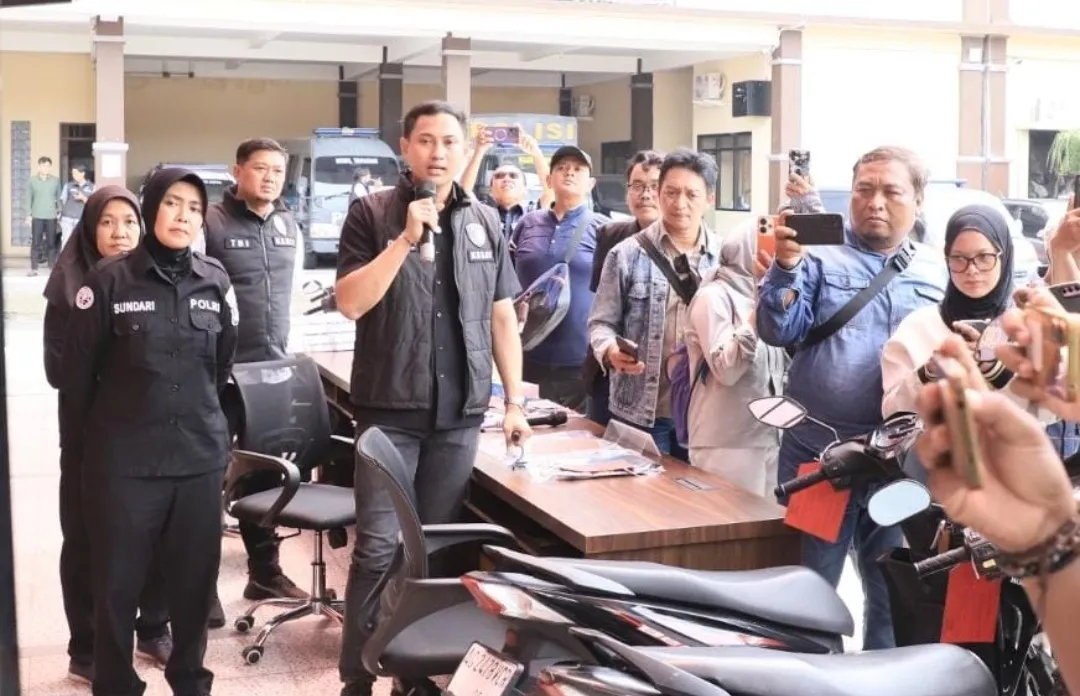 Polres Kediri Kota Amankan 2 Tersangka Curanmor yang Beraksi di Sejumlah TKP 1 Polres Kediri Kota Amankan 2 Tersangka Curanmor yang Beraksi di Sejumlah TKP