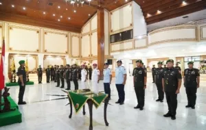 Pangdam V/Brawijaya Pimpin Sertijab Danrindam dan Pejabat Golongan IV sebagai Wujud Regenerasi Kepemimpinan