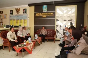 Kapolres Jember Kunjungi Kantor Samsat Pastikan Pelayanan Optimal