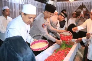 Awali Tugas Baru, Kapolres Gresik Ziarah Wali dan Ulama