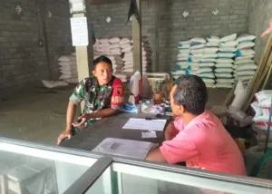 Serda Sujarwo Cek Ketersediaan dan Distribusi Pupuk Subsidi