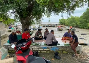 Satpolairud Polres Gresik Imbau Nelayan Utamakan Keselamatan Waspadai Cuaca Ekstrem