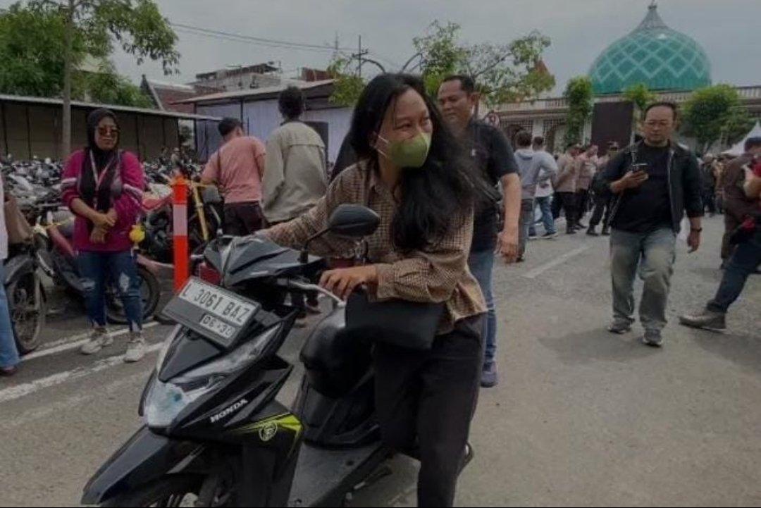 Bazar Ranmor Polrestabes Surabaya Bikin Senyum Sumringah Korban Curanmor 1 Bazar Ranmor Polrestabes Surabaya Bikin Senyum Sumringah Korban Curanmor