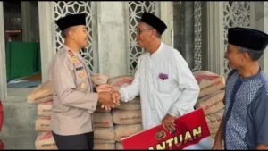 Polri Peduli : Polres Kediri Salurkan Bantuan Untuk Pembangunan Masjid An Nur Al Utsmani
