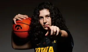 Iowa vs Northwestern, Ava Heiden
