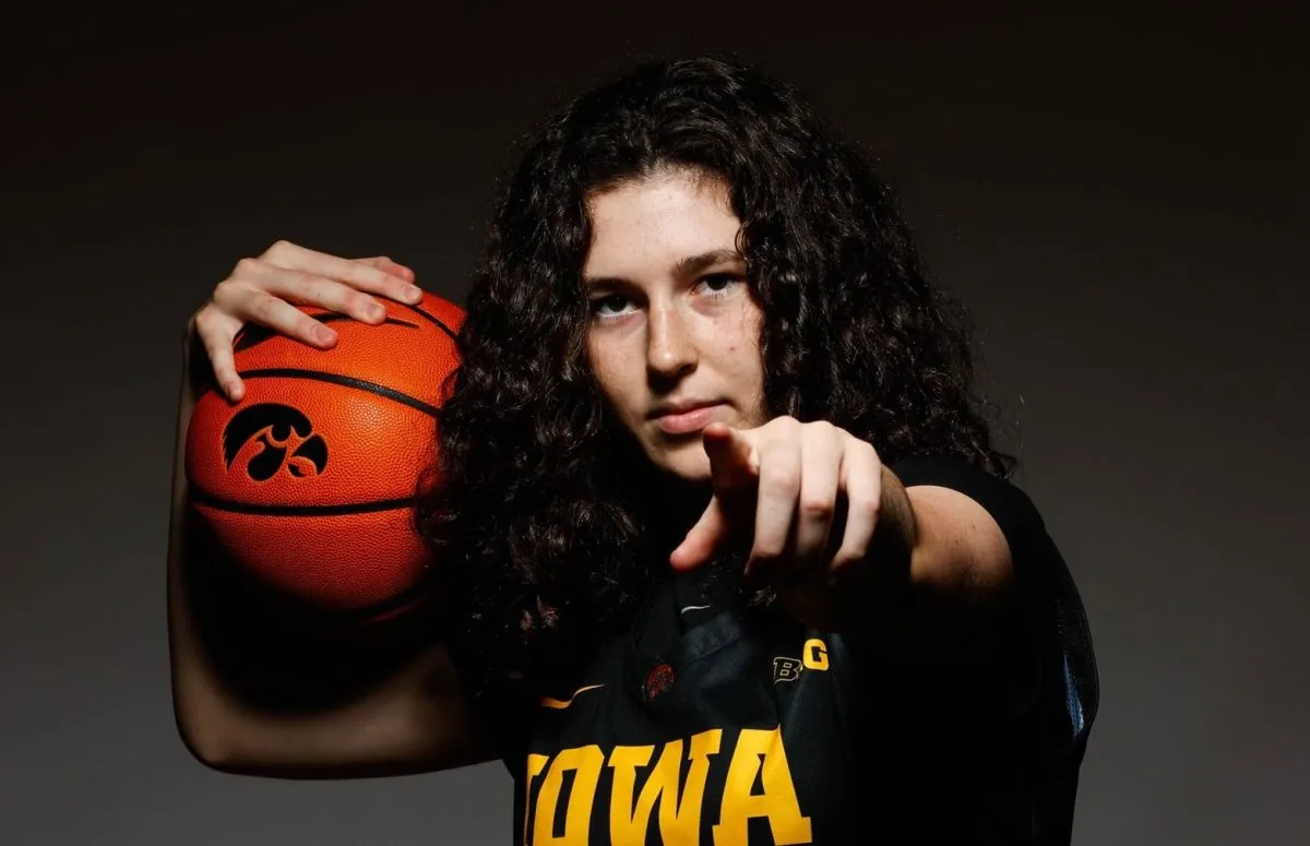 Iowa vs Northwestern, Permainan Hebat Ava Heiden Bawa Iowa Unggul 67-58 1 Iowa vs Northwestern, Ava Heiden