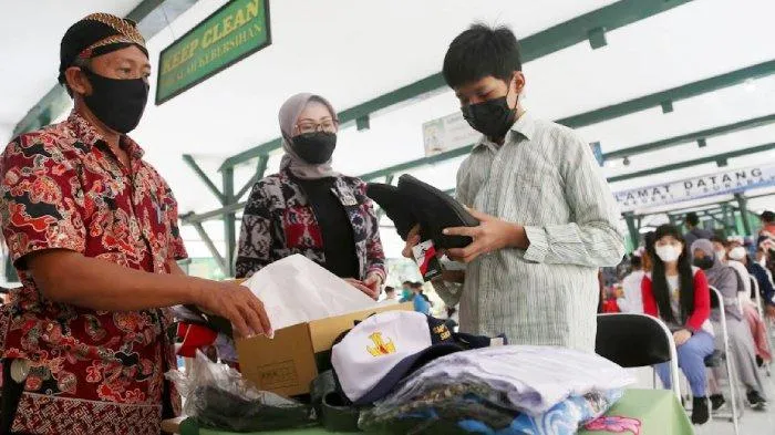 Pemkot Surabaya Perubahan Kebijakan Bantuan Sosial untuk Siswa SMA Swasta di Surabaya Sesuai Perwali 1 Pemkot Surabaya Perubahan Kebijakan Bantuan Sosial untuk Siswa SMA Swasta di Surabaya Sesuai Perwali
