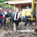 gubernur-banjir.jpg gubernur banjir