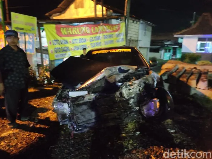 Aksi Berbahaya Anak Perempuan di Jalur Kereta Api Sidoarjo, KAI Segera Hubungi Orang Tua 1 Aksi Berbahaya Anak Perempuan di Jalur Kereta Api Sidoarjo, KAI Segera Hubungi Orang Tua