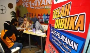 layanan-administrasi-kependudukan-di-pusat-perbelanjaan-108fd-dom.jpg layanan administrasi kependudukan di pusat perbelanjaan 108fd dom