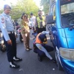 penindakan parkir liar di surabaya