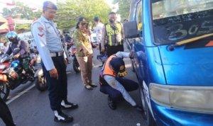 penindakan parkir liar di surabaya