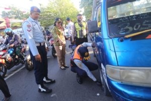 Dishub Surabaya Kesadaran Masyarakat Surabaya terhadap Aturan Parkir, Berani Laporkan Jukir Liar