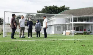 walikota tinjau lapangan karanggayam4