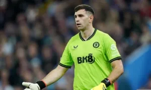 Dibu Martínez ,Aston Villa