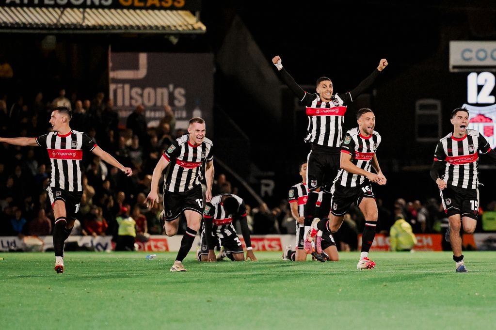 Atmosfer Penuh Antusias di Blundell Park Saat Grimsby Town Hadapi Wolves 1 Atmosfer Penuh Antusias di Blundell Park Saat Grimsby Town Hadapi Wolves