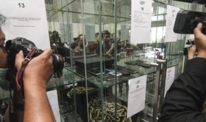 2018_07_25_49859_1532513832._large.jpg Potongan Kiswah Ka'bah Ternyata Dikirim ke Jeffrey Epstein