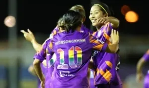 ALW 2023 24 Glory v Wellington Quinley Quezada celebrates cropped