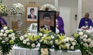 Wali Kota Eri Cahyadi, Ketua DPRD Surabaya Eri Cahyadi Memimpin Penghormatan Terakhir