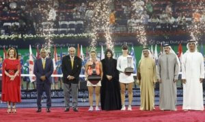 Dubai 2024 Tennis WTA Day 7 Paolini Kalinskaya Trophy 02 1300x669 1