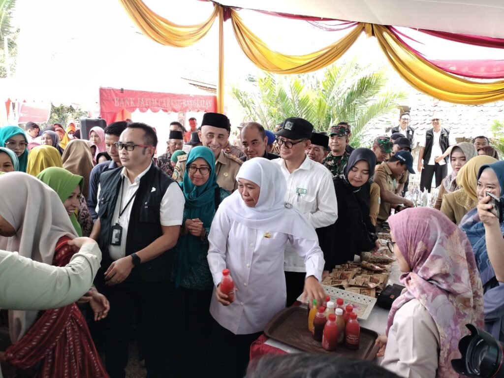 Gubernur Khofifah Hadiri Pasar Murah di Surabaya, Fokus pada Stabilisasi Harga Kebutuhan Pokok