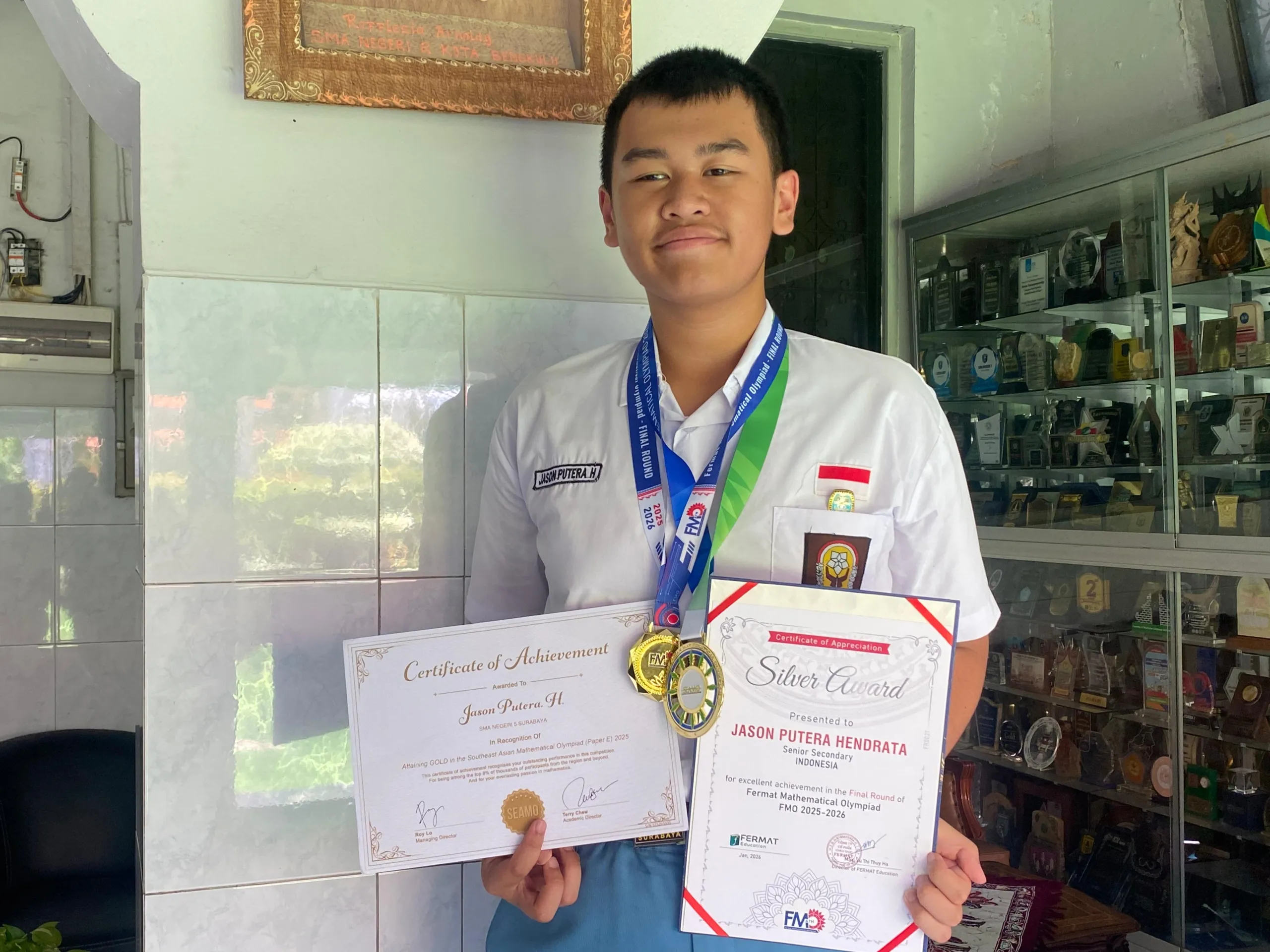 Jason Putera Hendrata, Jejak Prestasi Anak Surabaya di Panggung Olimpiade Matematika Dunia 1 Jason Putera Hendrata, Jejak Prestasi Anak Surabaya di Panggung Olimpiade Matematika Dunia