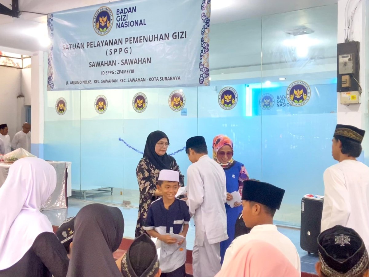 Hj Indah Resmikan SPPG Sawahan, Ajak Tokoh Masyarakat Buka Bersama Hingga Santuni Anak Yatim Piatu 1 Sppg sawahan