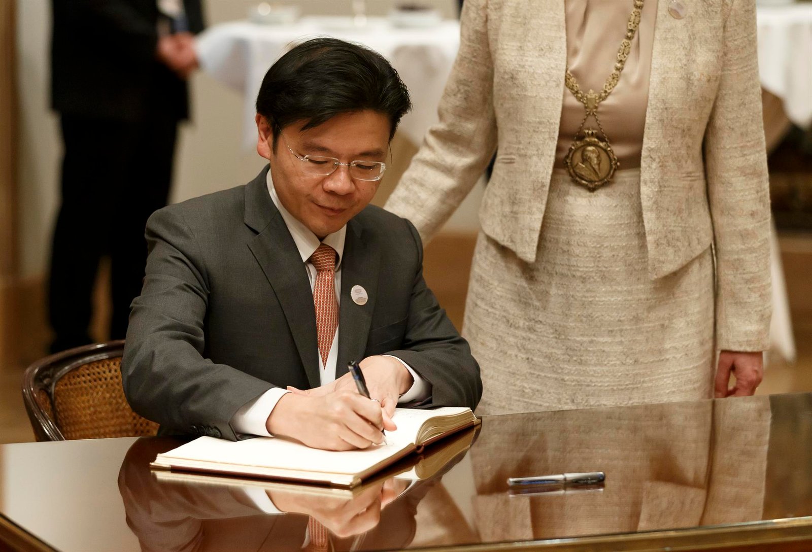 Peran AI dalam Perekonomian Singapura: Kiprah DBS dan Grab sebagai Contoh 1 Peran AI dalam Perekonomian Singapura: Kiprah DBS dan Grab sebagai Contoh