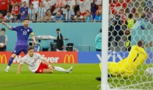 Lionel-Messi-gagal-cetak-gol.jpg Lionel Messi, Nico Paz