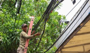 Kabel FO ,Surabaya, DPRD,