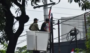 Utilitas ,Surabaya, Tiang Kabel FO