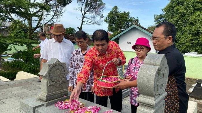 Peringatan Hari Pers Nasional ke-80 di Sampang: Ziarah dan Agenda Sosial untuk Menghormati Jasa Tokoh Pers