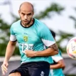 Risto Mitrevski saat menjalani sesi latihan Persebaya Surabaya di Lapangan ABC