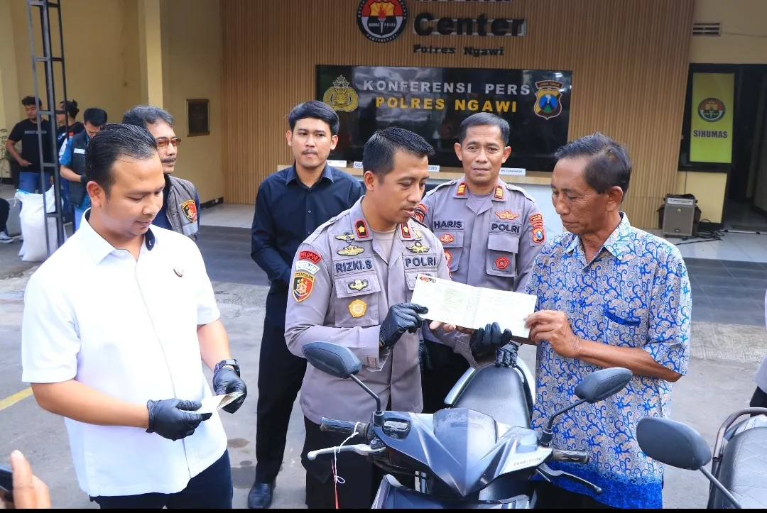 Polres Ngawi Tuai Apresiasi, Ungkap Curanmor dan Kembalikan Motor ke Pemiliknya Gratis*