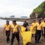 Polres Jember Laksanakan Gerakan Indonesia Asri Bersihkan Pantai Watu Ulo