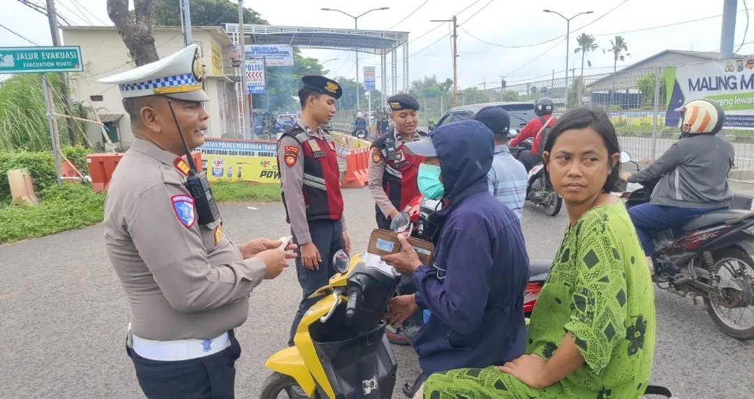 Operasi Keselamatan Semeru 2026: Polres Tanjung Perak Perketat Pengawasan di Suramadu