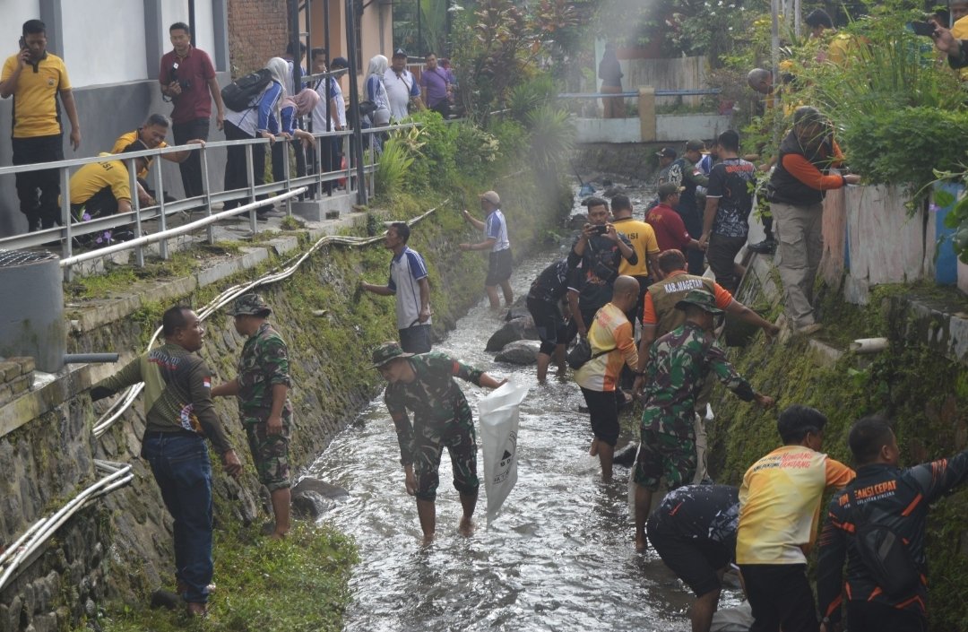 Tindak Lanjuti Instruksi Presiden, Gerakan ASRI Digelar Serentak di Jajaran Korem 081/DSJ