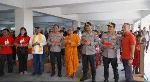 Jogo Jawa Timur : Kapolda Jatim Tinjau Perayaan Imlek di Vihara Buddayana Surabaya
