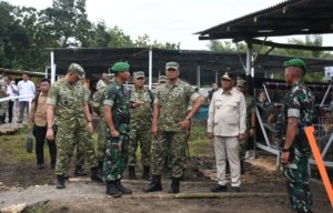 Wapang TNI Jenderal Tandyo Tinjau Markas Yon TP 886/PJ
