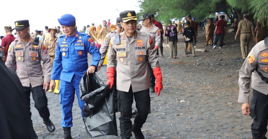 Polresta Banyuwangi Wujudkan Wisata Aman dan Resik Melalui Gerakan Banyuwangi Asri 1 Polresta Banyuwangi Wujudkan Wisata Aman dan Resik Melalui Gerakan Banyuwangi Asri