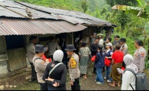Polri Peduli : Medan Sulit dan Daerah Terpencil Tak Surutkan Polres Jember Salurkan Bantuan Untuk Warga