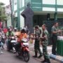 Berbagi Berkah di Bulan Suci, Kodim Tulungagung Tebar Takjil untuk Pengguna Jalan