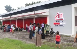 Sore Ceria di Depan KDKMP Kendal, Warga Rasakan Manfaat Sejak Dini