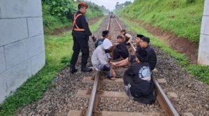 Angkutan Lebaran 2026, PT Kereta Api Indonesia (Persero) Daop 8 Surabaya Intensifkan Patroli Jalur Rel