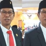 ketua dprd kota surabaya adi sutarwijono pakai songko