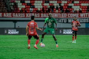 Strategi Kedua Pelatih Bali United dan Persebaya dalam BRI Super League