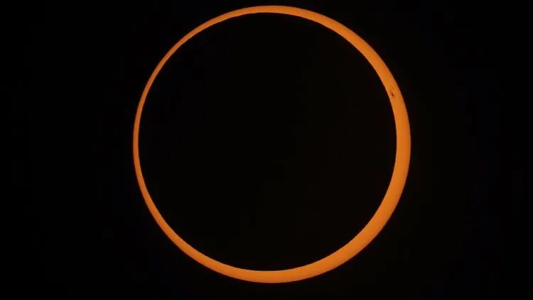 Fenomena Astronomi Menarik: Gerhana Matahari Cincin 2026 1 Gerhana Matahari Cincin 2026