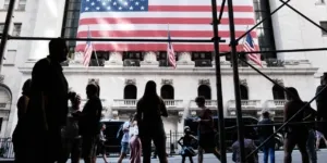 Pergerakan Pasar Saham di Tengah Kekhawatiran tentang AI dan Inflasi