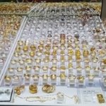 Penyegelan Toko Perhiasan Emas ,Jakarta,Kepabeanan